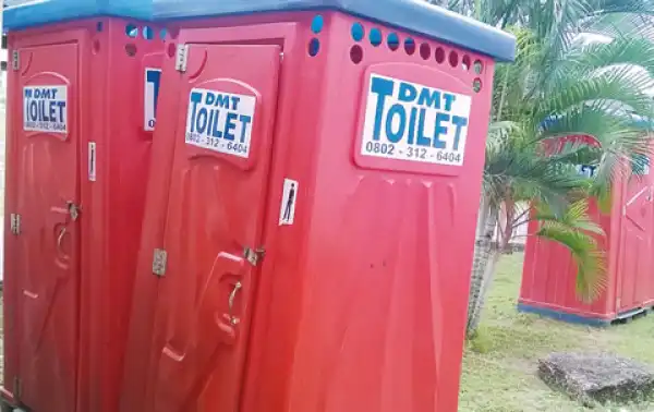 Photo: Lagos Floods General Hospital With Mobile Toilets